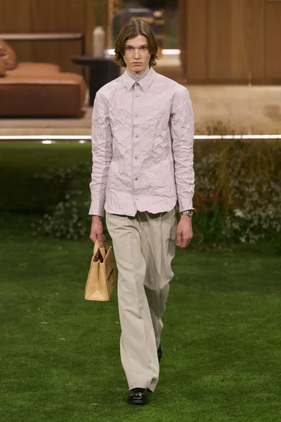 Look 3